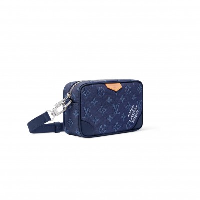 LOUIS VUITTON TROCADÉRO WEARABLE WALLET M26826 (20*13*7cm)